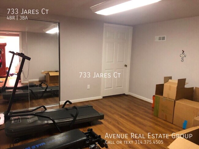 Building Photo - 733 Jares Ct
