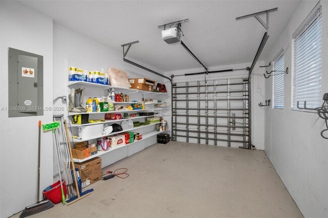 Building Photo - 627 Alcazar Ave