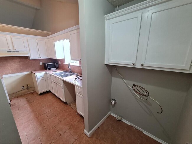 Building Photo - 3044 Cross Creek Dr