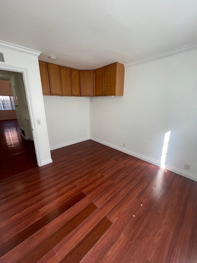 Building Photo - Beautiful 3 Bedroom, 2 Bathroom House w/ a Pool For Rent in Mission Viejo!