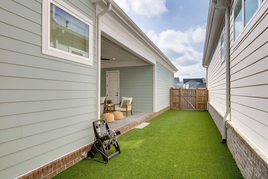 Building Photo - 3066 Long Br Cir