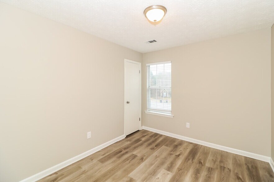 Building Photo - 2812 Country Farms Ct
