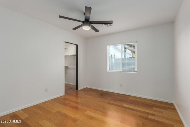 Building Photo - 1129 E McKinley St