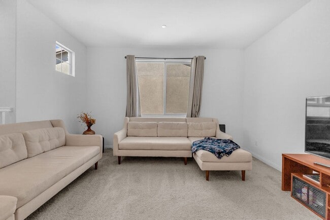 Building Photo - Spacious 5-Bedroom Home in Spencer’s Crossing – Murrieta - 6 Month - 1 Year or Lease To Own!