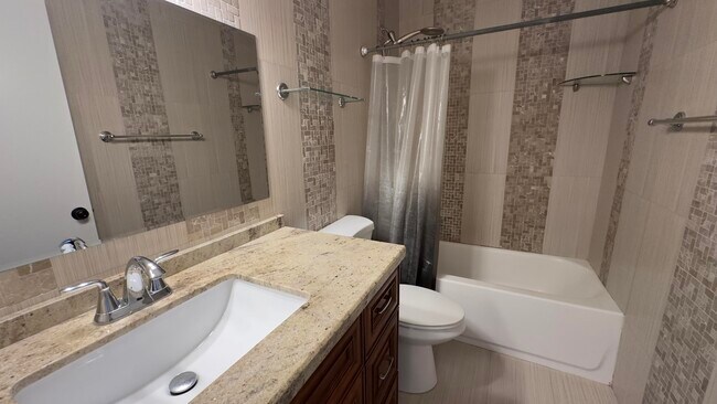 Building Photo - 4068 Eastridge Dr