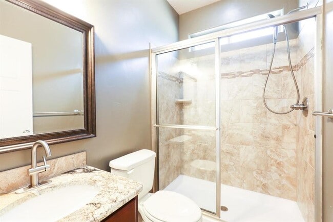 Building Photo - Beautifully Kept 4 Bedroom Home with Solar...