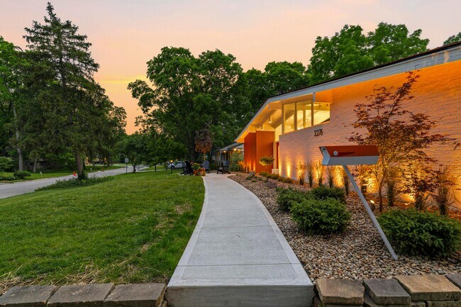 Building Photo - 2276 Johnston Rd