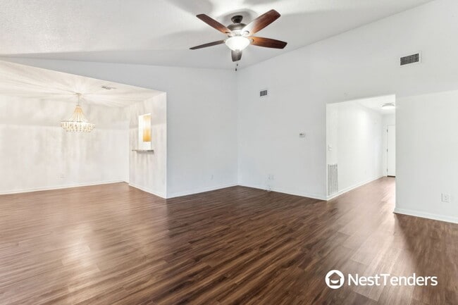 Building Photo - Great Amelia Island Location!