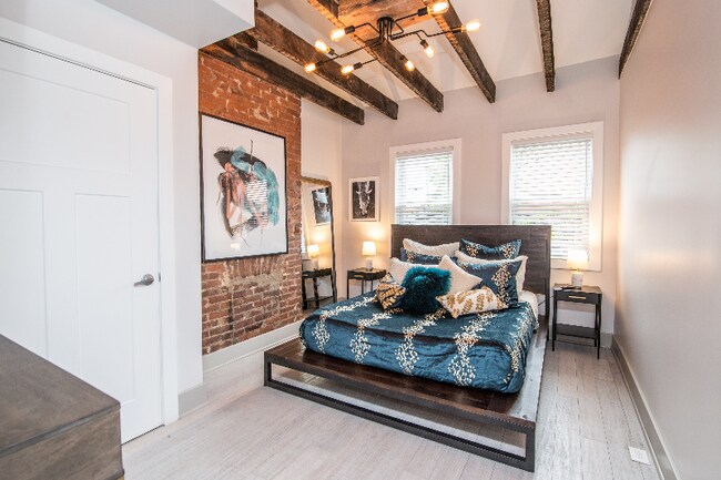 Building Photo - 146 Locarna Way