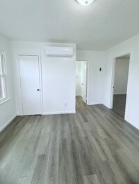 Building Photo - 1490 John Chapman Rd