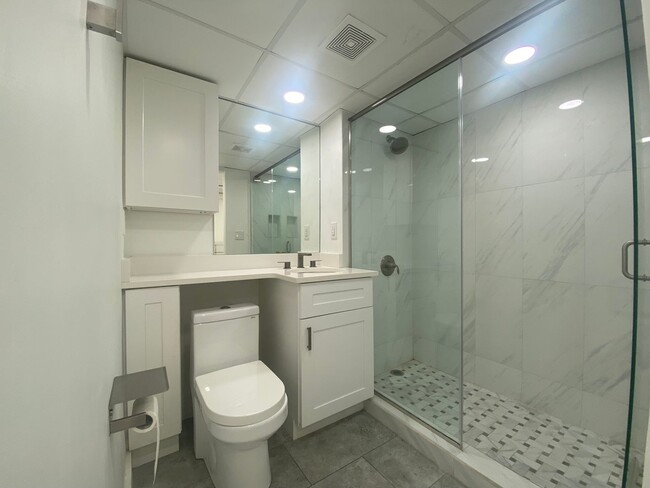Building Photo - Live in Luxury and Convenience in the Hear...