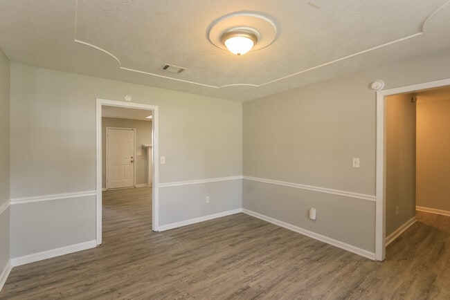 Building Photo - Spacious Brick Ranch in Hephzibah, GA