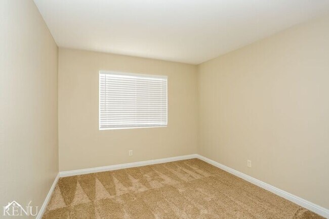 Building Photo - 2605 Mango Bay Ave