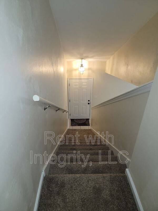 Building Photo - 1350 Castelnau Ct