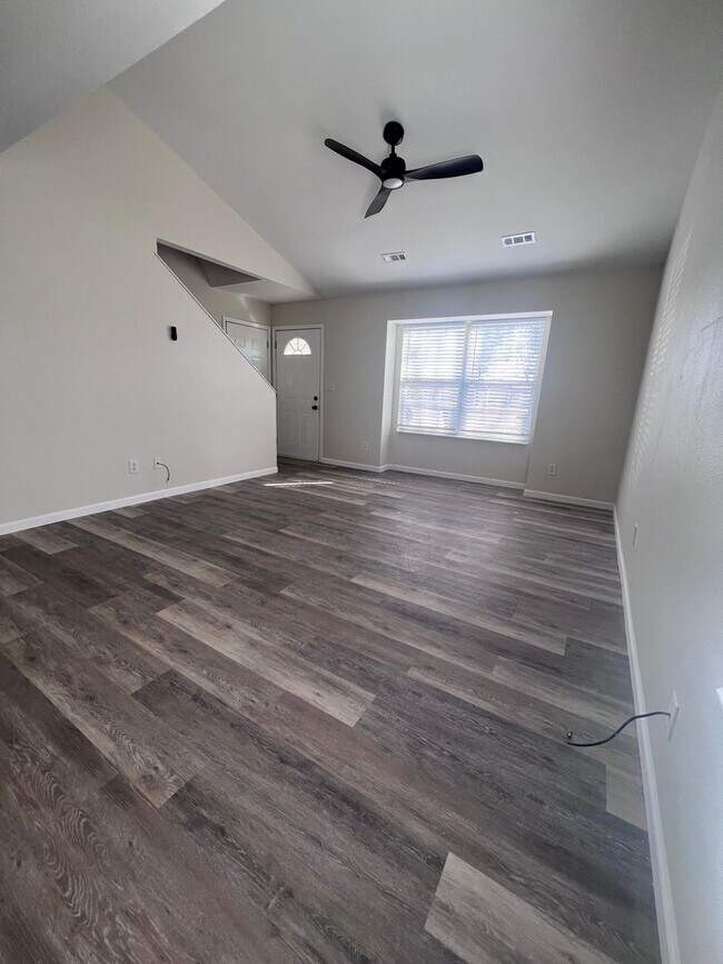 Building Photo - 1719-1719 Hanover Blvd