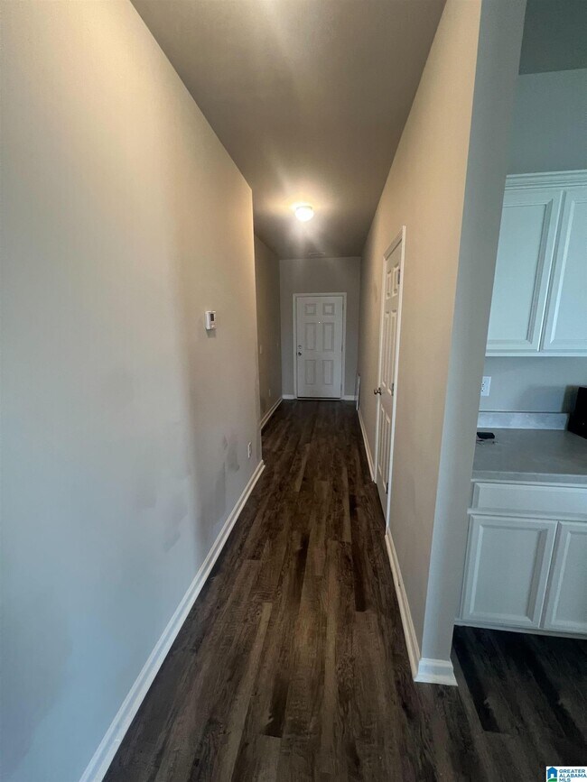 Building Photo - 401 Woodland Trl