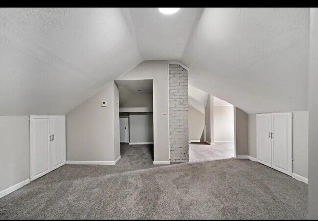 Building Photo - 676 Watson St
