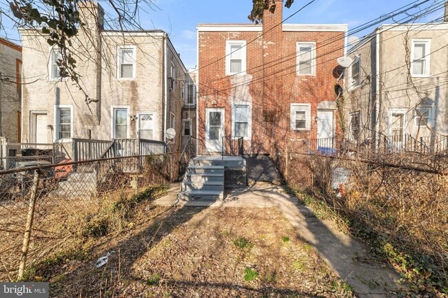 Building Photo - 1249 Kenwood Ave