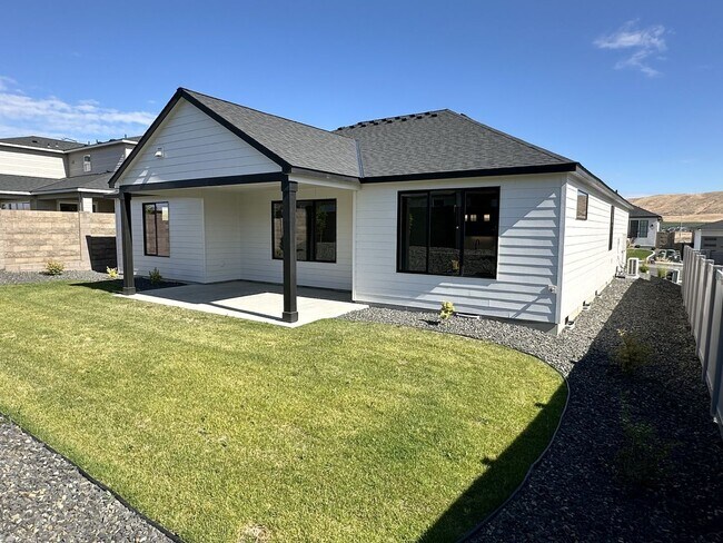 Building Photo - Brand New 3-Bed, 2-Bath Home for Lease – 1,877 sq ft in South Richland