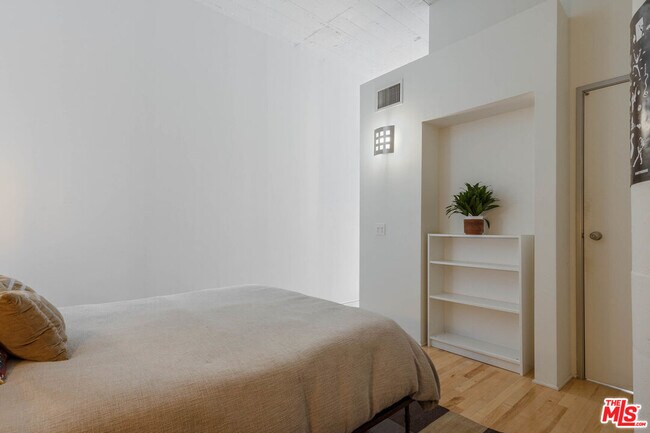 Building Photo - 420 San Pedro St