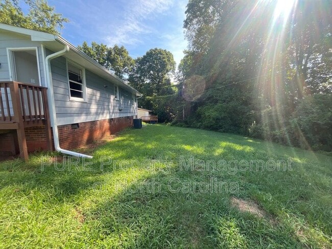 Building Photo - 3515 Julia Ct