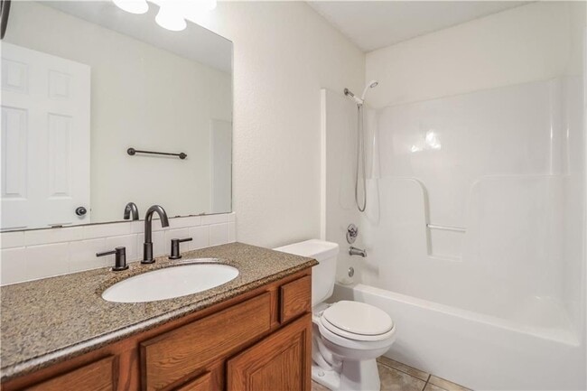 Building Photo - 1156 Oleander Ln