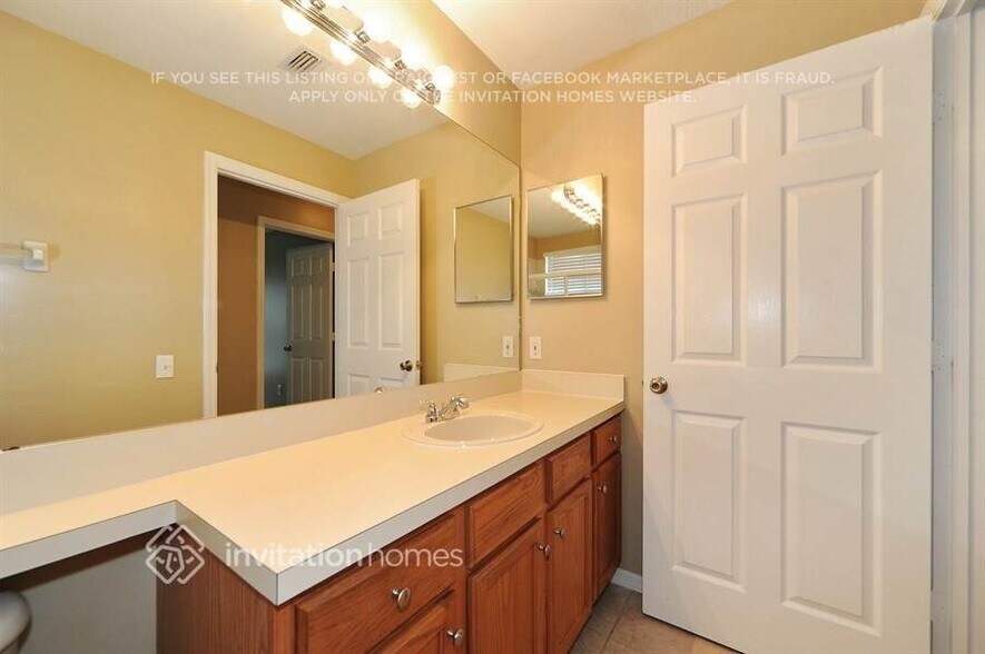 Building Photo - 12001 Colonial Estates Ln