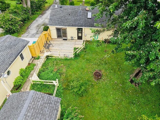 Building Photo - Rutledge Home