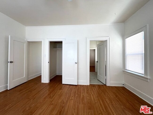 Building Photo - 860 S Berendo St