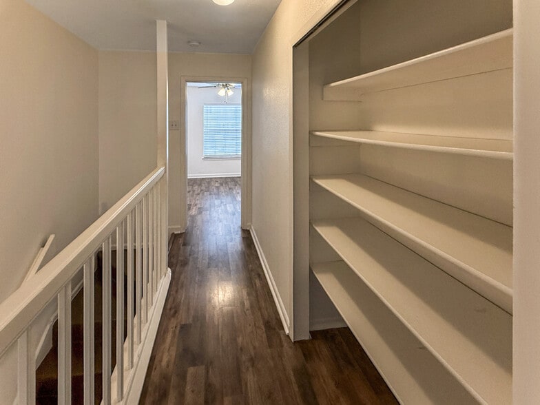 Building Photo - 12273 Apricot Dr