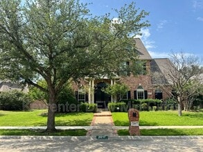 Building Photo - 2417 Creekside Cir S