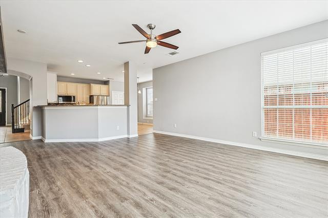 Building Photo - 8740 Dayton Dr