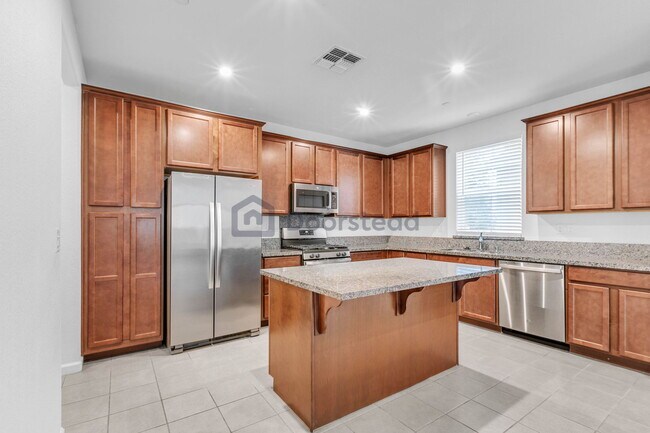 Building Photo - 1056 Knox Way
