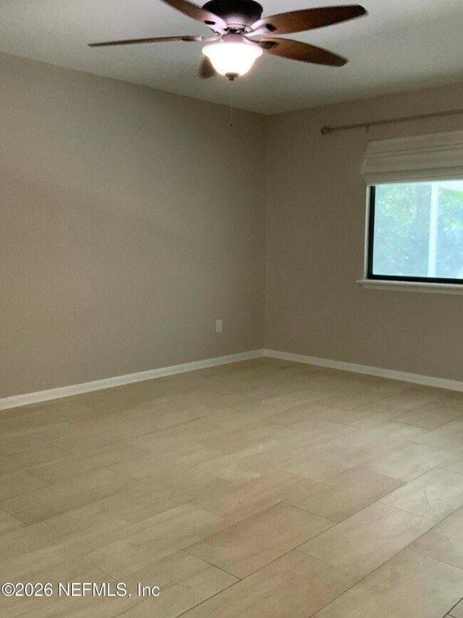 Building Photo - 1809 Kings Way