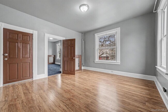 Building Photo - 240 S 5th Ave