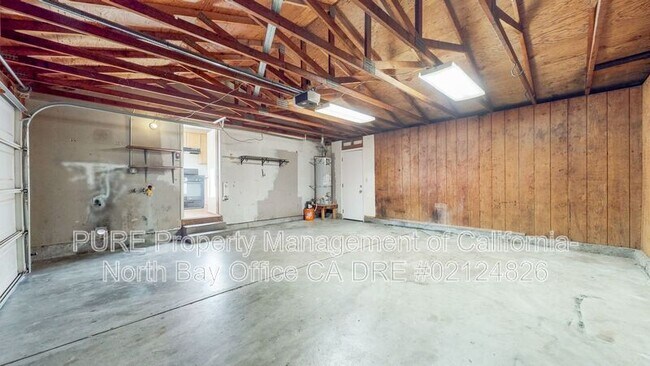 Building Photo - 1139 St Anthony Ln