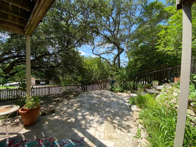 Building Photo - 5943 Cape Coral Dr