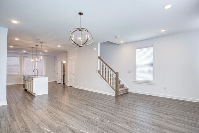 Building Photo - Corner Townhome with Roof Top Deck in Down...