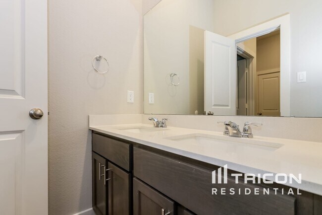 Building Photo - 2423 Cohorn Trl