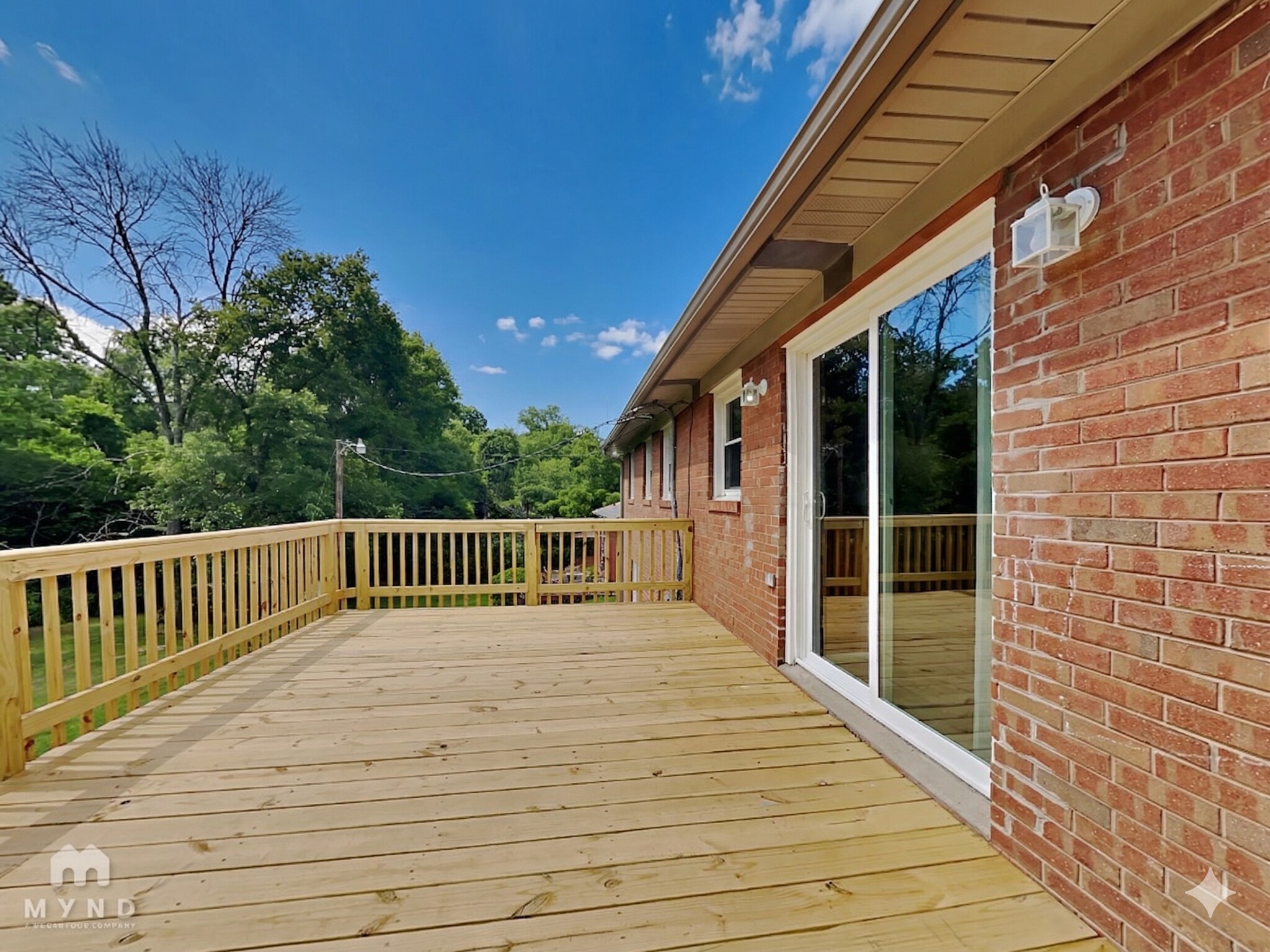 Building Photo - 621 E Centerview St