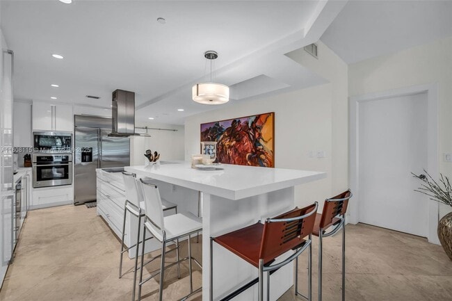 Building Photo - 765 Crandon Blvd