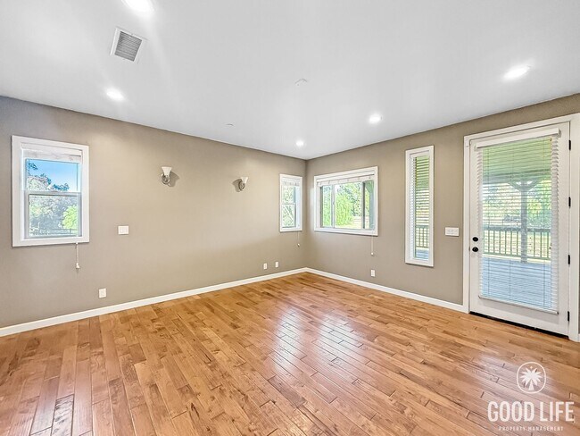 Building Photo - Updated 4BD/3.5BA Rental With 3-Car Garage in Menifee