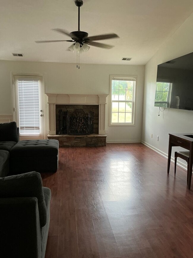 Building Photo - 3-bedroom, 2-bath home in Oglethorpe County is situated on a 1.53 spacious lot with a fenced-in b...