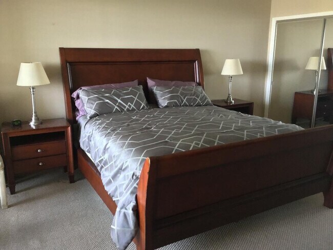 Building Photo - 2940 N Course Dr