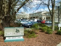 Building Photo - Top floor town-home style 2br 2ba @ Mill C...