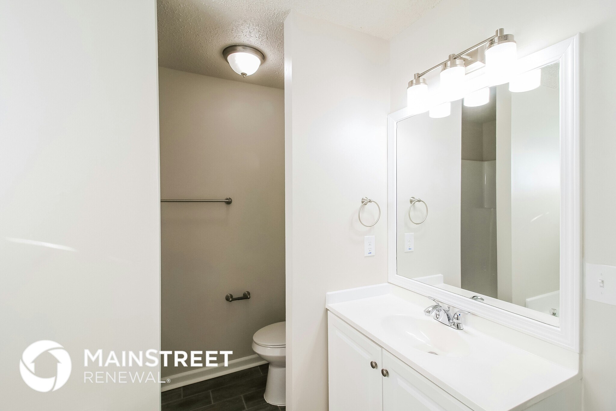 Building Photo - 10381 Commons Crossing