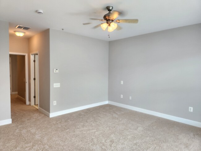 Building Photo - 2267 Oberlin Dr