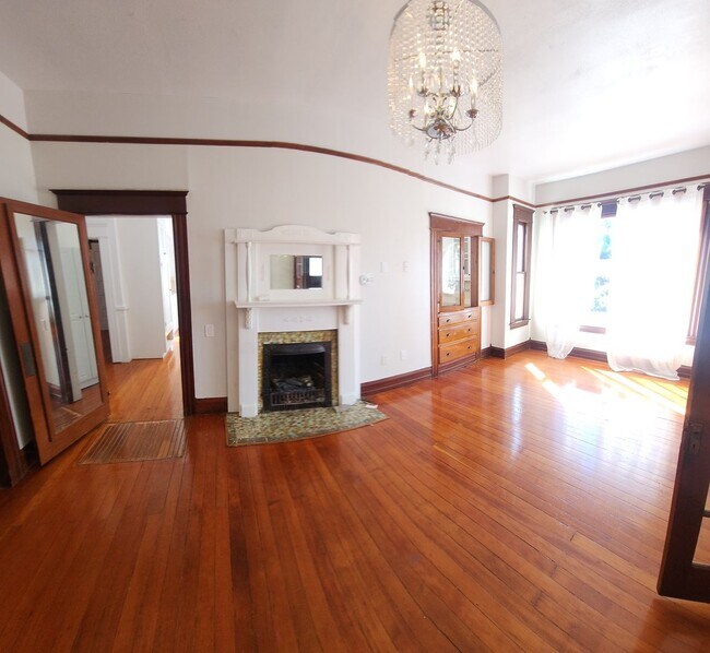 Building Photo - Islay Street  770-774