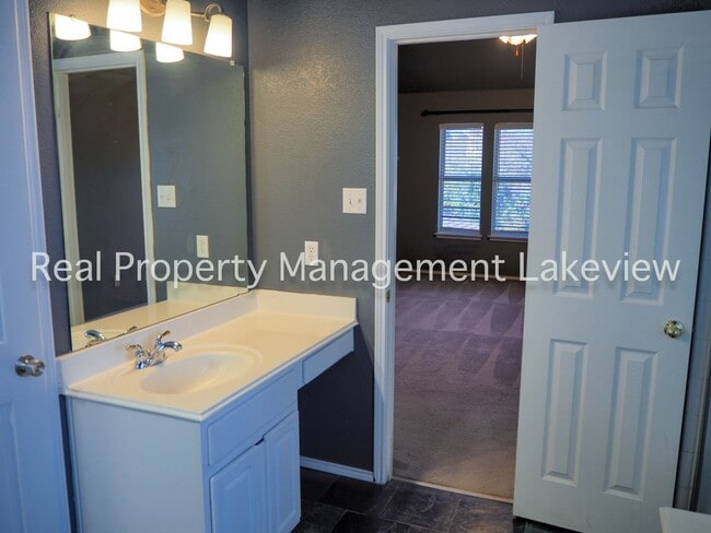 Building Photo - 7500 Waterside Pl