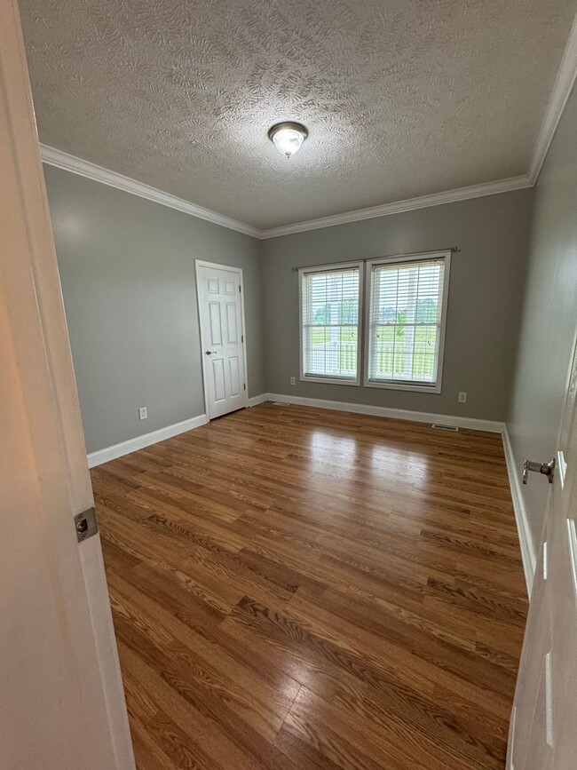 Building Photo - Charming 3 Bed, 2 Bath Home in Maiden – Pe...
